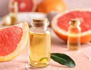 Công dụng của tinh dầu vỏ bưởi da xanh với sức khỏe và làm đẹp