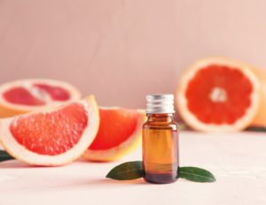 Công dụng của tinh dầu vỏ bưởi da xanh với sức khỏe và làm đẹp