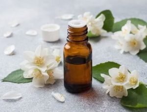 Lợi ích của tinh dầu hoa lài 10/90